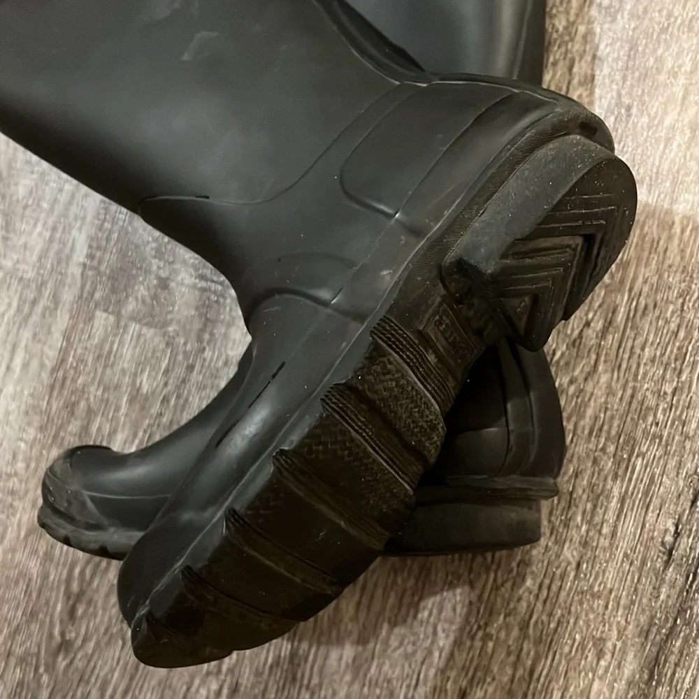 Hunter boot. - Picture 3 of 6